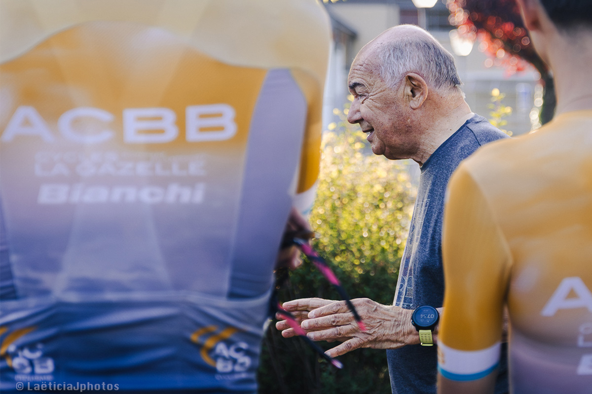 Briefing avant le départ de la course (© Laëticia Madanamoothoo/ACBB O)